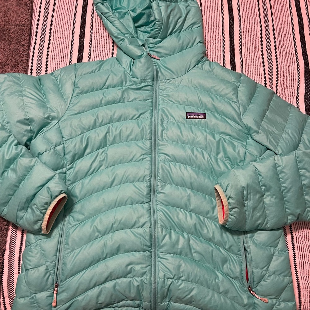 XL Patagonia down sweater hoody